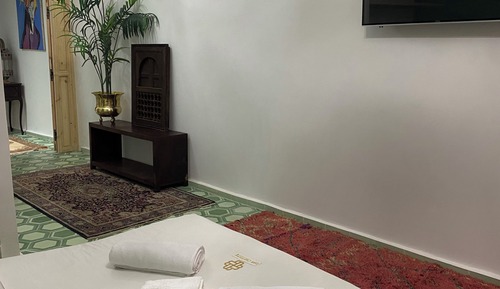 Traditional House, 4 Bedrooms, Private Bathroom
