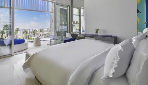 Luxury Room, 1 King Bed, Pool View, Private Terrace