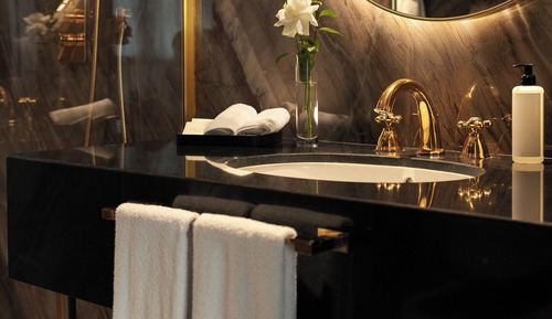 Signature Suite