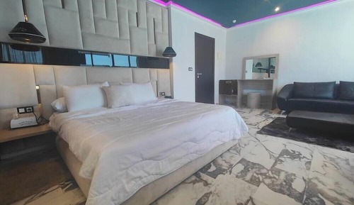 Room, Sea View