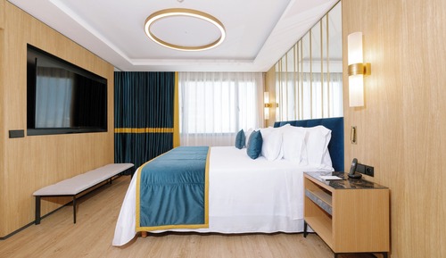 Premium Suite
