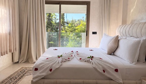 Comfort Suite, Garden View