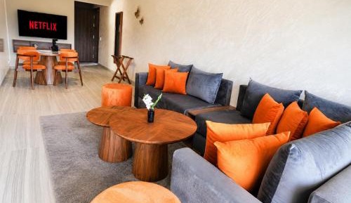 Two-Bedroom Deluxe Apartment with Balcony