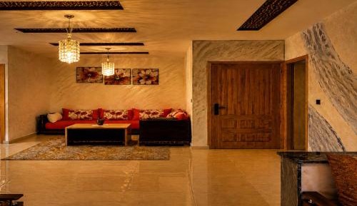 Three-Bedroom Deluxe Apartment