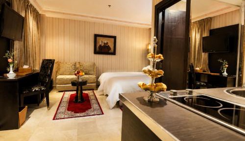 Deluxe Family Room