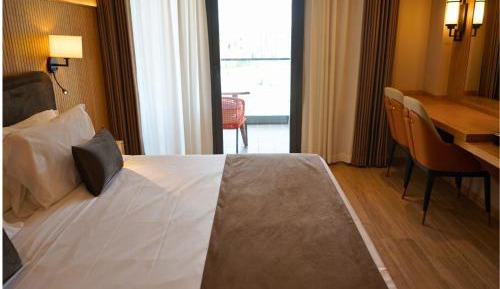 Double Room with Pool View