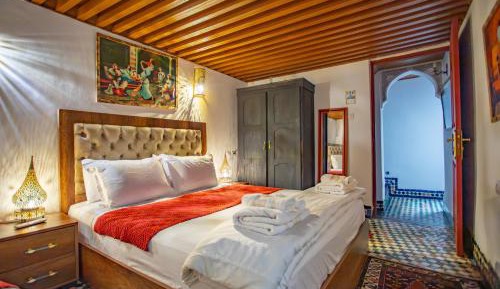 Double or Twin Room with Private Bathroom