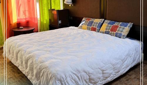 Deluxe Room (2 Adults + 1 Child)
