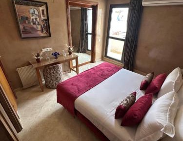 Senior Suite (2 Adults)
