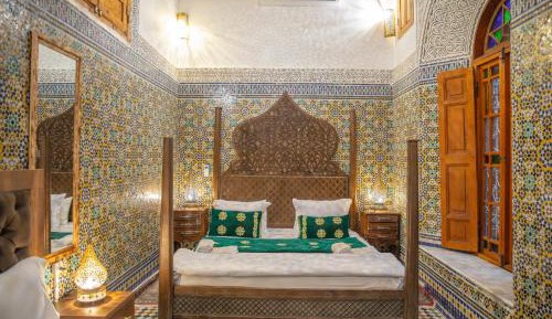 Deluxe Double Room (2 Adults + 1 Child)