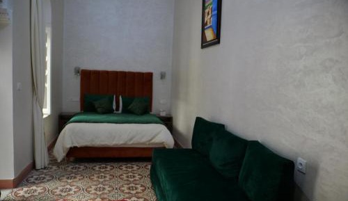 Deluxe Double Room (2 Adults + 1 Child)