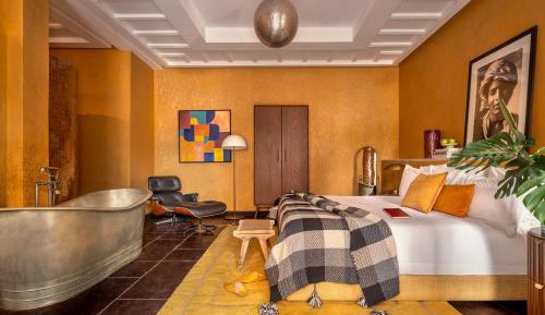 Deluxe King Suite