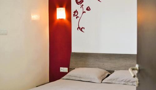 Two-Bedroom Apartment with Balcony and Terrace