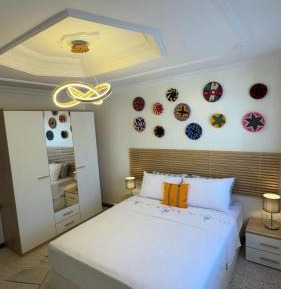 Queen Room with Shared Bathroom