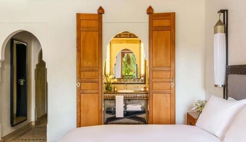 Superior King or Twin Room with City View and Balcony