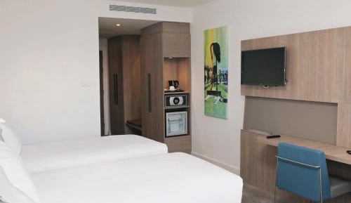Superior Twin Room with Sea or Park View