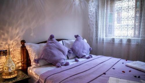 Deluxe Room (2 Adults + 1 Child)