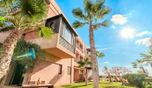 Deluxe One-Bedroom Apartment with Garden View