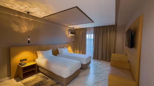 Twin Room with Mountain View