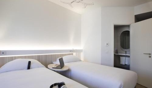 Agora Twin Room By Ibis