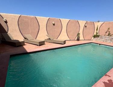 Deluxe Double Room (2 Adults + 1 Child)