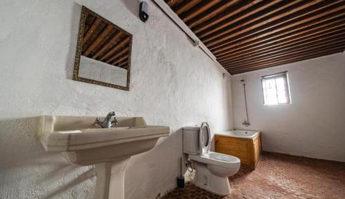 Economy Quadruple Room with Shared Bathroom