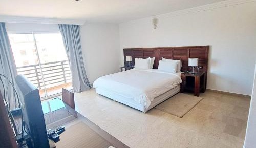 Triple Room with City View