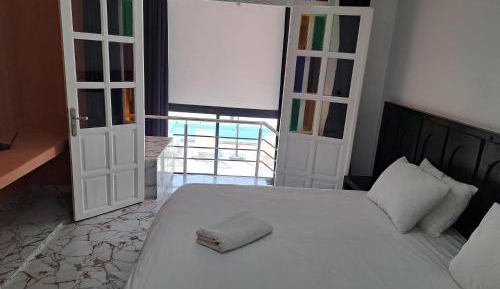 Two-Bedroom Apartment Shared Swimming Pool - Sea View