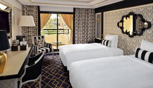 Deluxe Room, Guest room, 2 Twin/Single Bed(s), Garden view