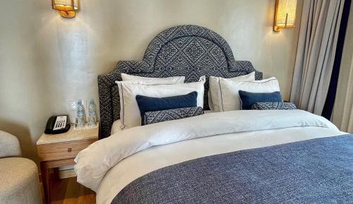 Deluxe Suite with Sea View