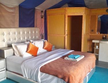 Double or Twin Room with Bathroom