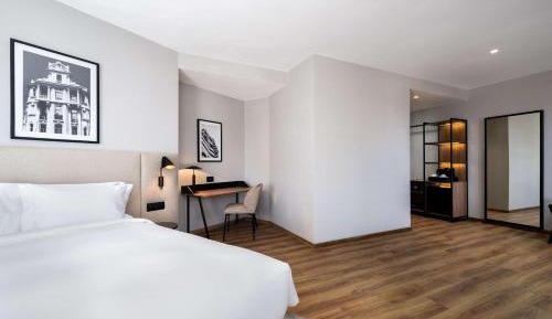 One Bedroom Suite - Park View