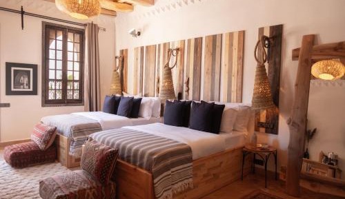 Standard Twin Room with Mountain View