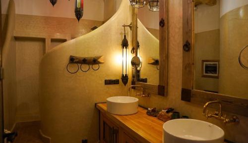 Twin Room with Mountain View