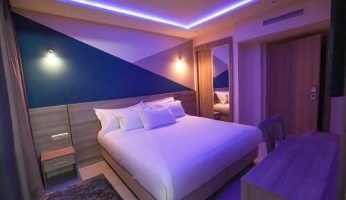 Double or Twin Room with Pool View