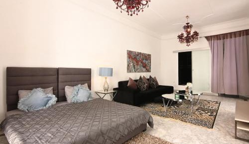 Deluxe Room (2 Adults + 1 Child)