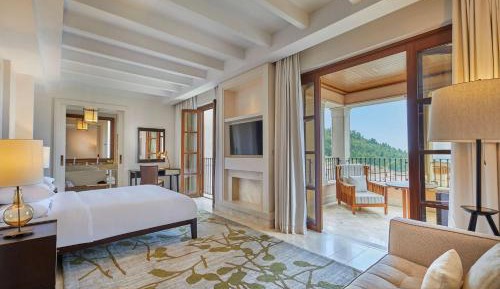 Junior Suite with Valley View