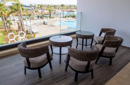Quartier Industriel Hotel | Waves Aqua Hotel