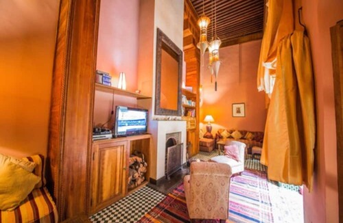 El Mokhifa House | Dar Victoria