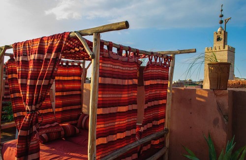 Zaouia Sidi Rhalem House | Riad in the heart of the medina: swimming pool, terrace and hammam for 23 people