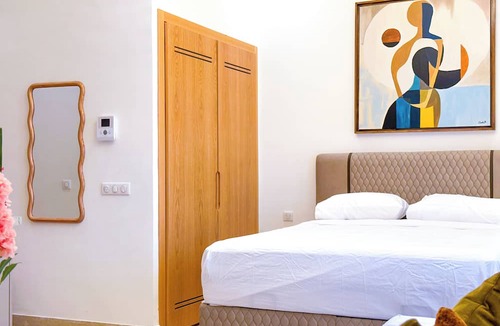 RACINE EXTENSION Apartment | Cozy Luxurious Bourgogne Studio