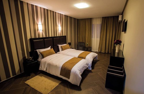 El Menzeh Hotel | Hotel Swani