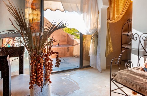 Sidi Abdallah Ghiat Hotel | Les Jardins D'Issil Maison d'Hôtes