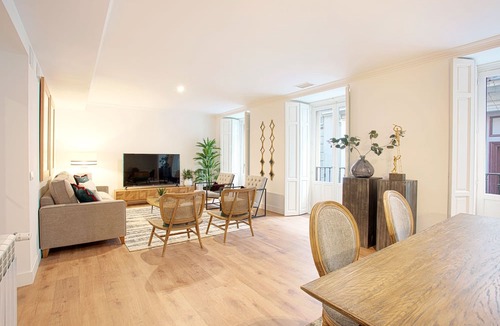 Cortes Apartment | Genteel Home Madrazo I