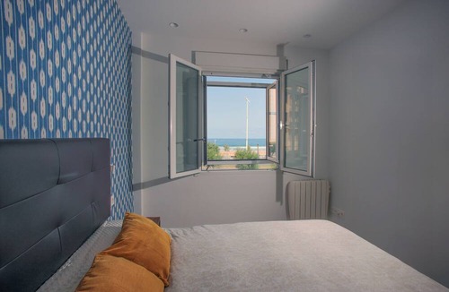 Gros Apartment | Apartment in front of the Zurriola beach with sea views,