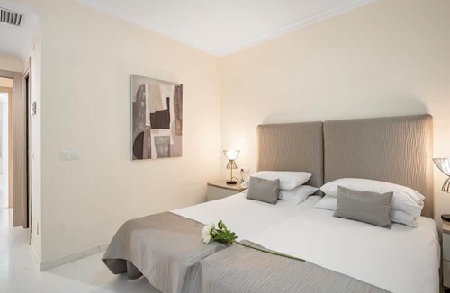 Puerto Banus Apartment | Apartment in Las Gaviotas for 4 people | 2-B04