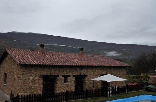 Casas del Castanar Cottage | Casa Rural de Agroturismo El Vallejo for 11 people
