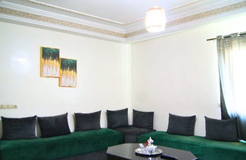 Mont Fleuri Apartment | 3 Bed Rooms Apartment - 1 min of the CityCenter - Omar Residency by ZenStay