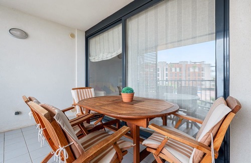 Cubelles Apartment | Apartment 'Ática Blue Sea' with Sea View, Wi-Fi and Air Conditioning