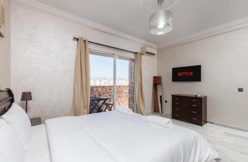 Agadir Apartment | Bright 2-Bedroom Apartment avec Parking